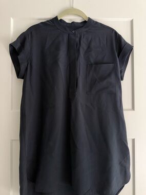 Vince Navy Button-Front Short Sleeve Tunic Top in Coastal (Navy)